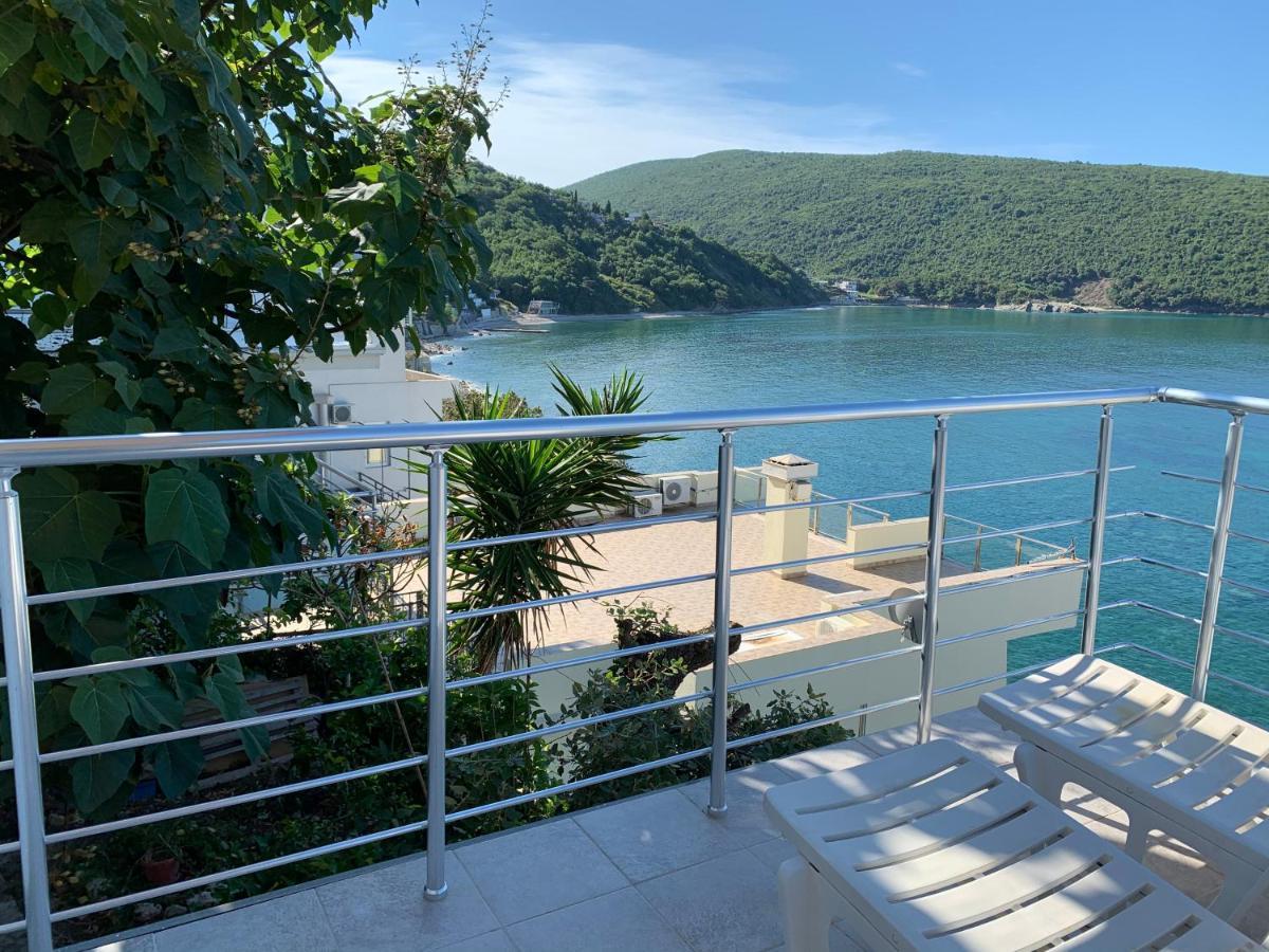 Azzure Apartment Ulcinj Exterior photo