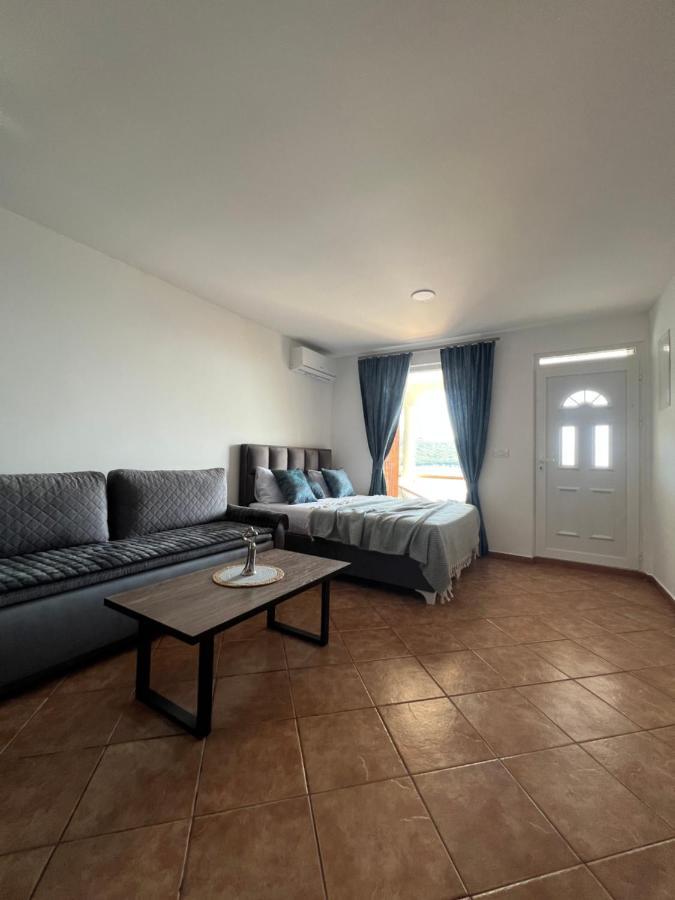 Azzure Apartment Ulcinj Exterior photo